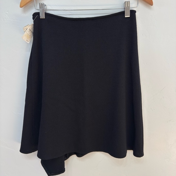 🆕 St. John Vintage 90s Asymmetrical Navy Knit Skirt, New with Tags, Size 2 - Picture 4 of 4